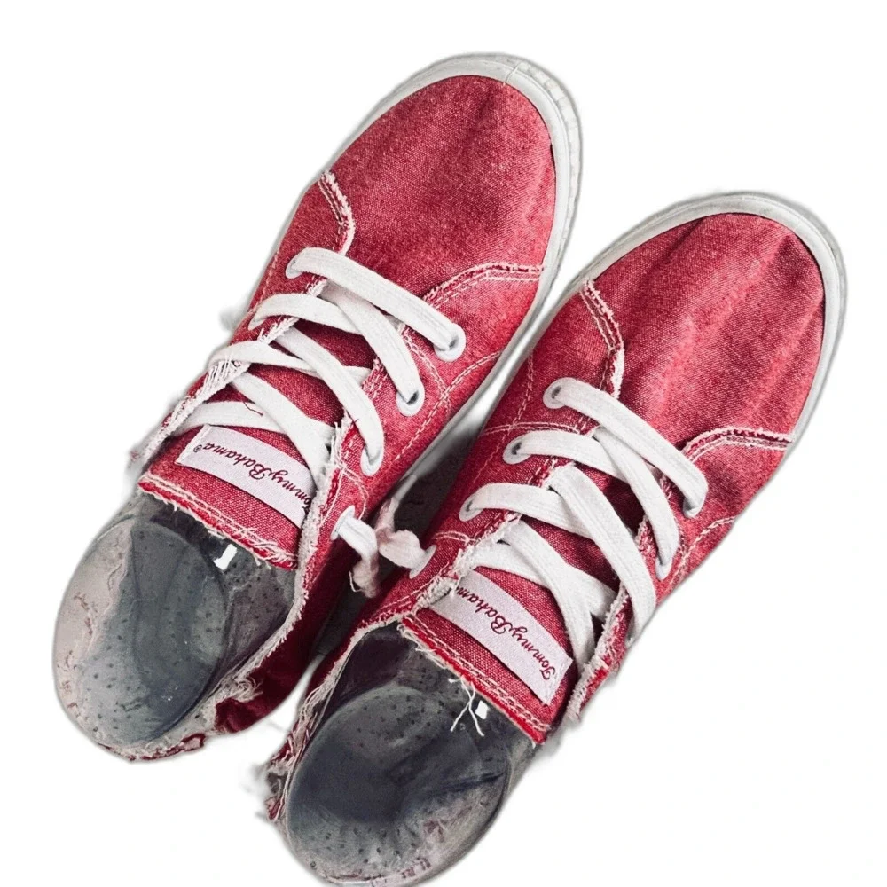 Tommy Bahama Sneakers 8.5 Red Canvas Shoes Comfy Memory Foam Stretch Slip On